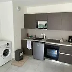 Duplex à Pour 4 Personnes, Wifi, Parking Et Tramway * Montpellier