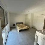 Duplex à Pour 4 Personnes, Wifi, Parking Et Tramway
