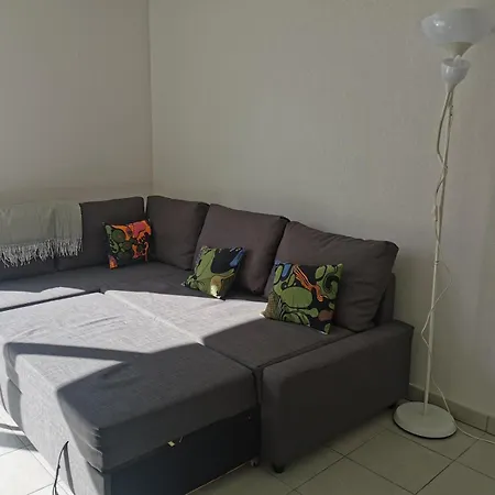 Duplex à Pour 4 Personnes, Wifi, Parking Et Tramway
