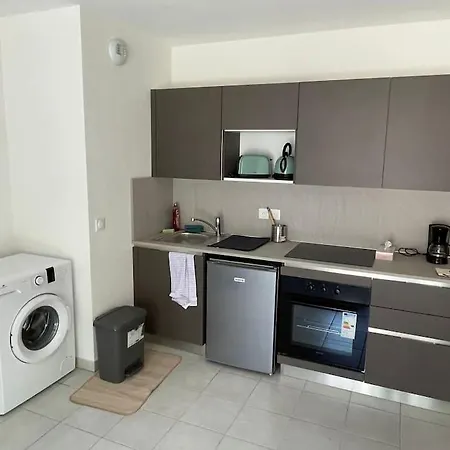 Duplex A Pour 4 Personnes, Wifi, Parking Et Tramway * Montpellier