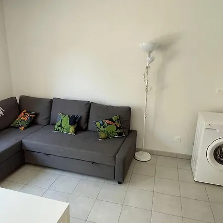 Duplex A Pour 4 Personnes, Wifi, Parking Et Tramway * Монпелье