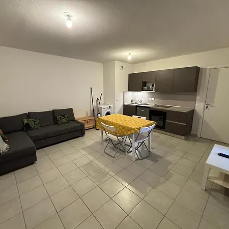 Duplex A Pour 4 Personnes, Wifi, Parking Et Tramway