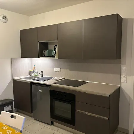 Apartment Duplex A Pour 4 Personnes, Wifi, Parking Et Tramway *