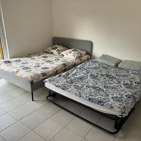 Apartment Duplex A Pour 4 Personnes, Wifi, Parking Et Tramway *