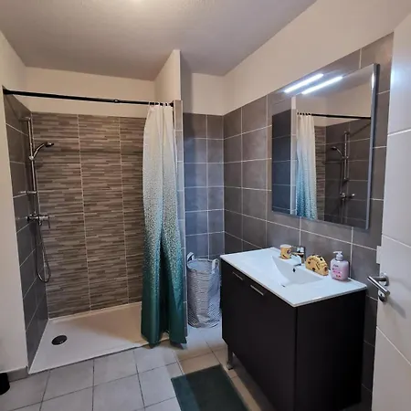 Apartment Duplex A Pour 4 Personnes, Wifi, Parking Et Tramway Montpellier