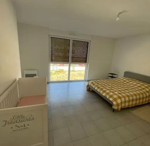 Appartement Duplex à Pour 4 Personnes, Wifi, Parking Et Tramway *
