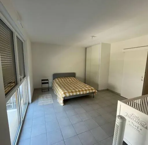 Duplex A Pour 4 Personnes, Wifi, Parking Et Tramway