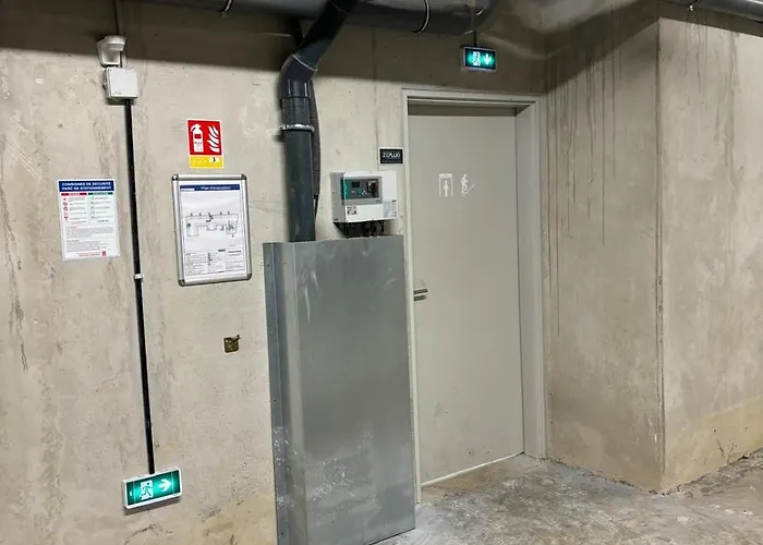 Duplex A Pour 4 Personnes, Wifi, Parking Et Tramway Μονπελιέ