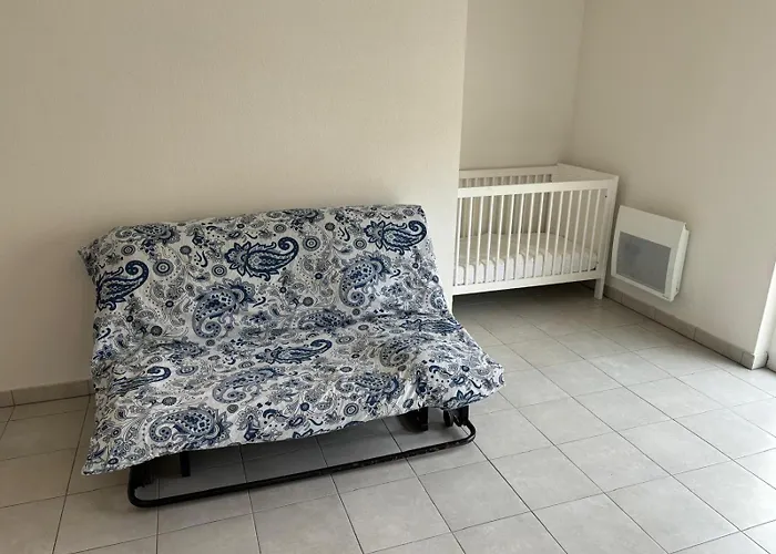 Duplex A Pour 4 Personnes, Wifi, Parking Et Tramway